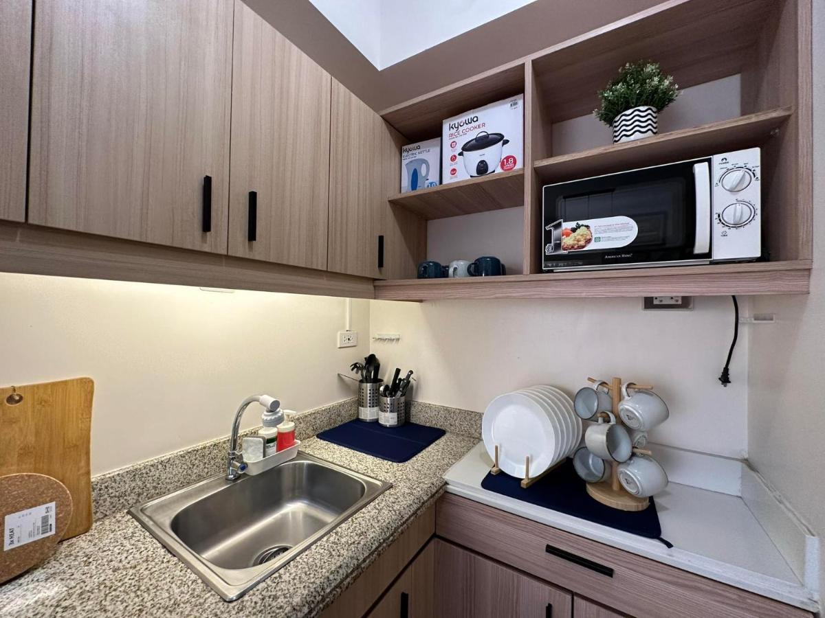 Celandine Residence In Quezon City Caloocan Экстерьер фото