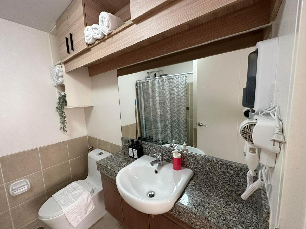Celandine Residence In Quezon City Caloocan Экстерьер фото